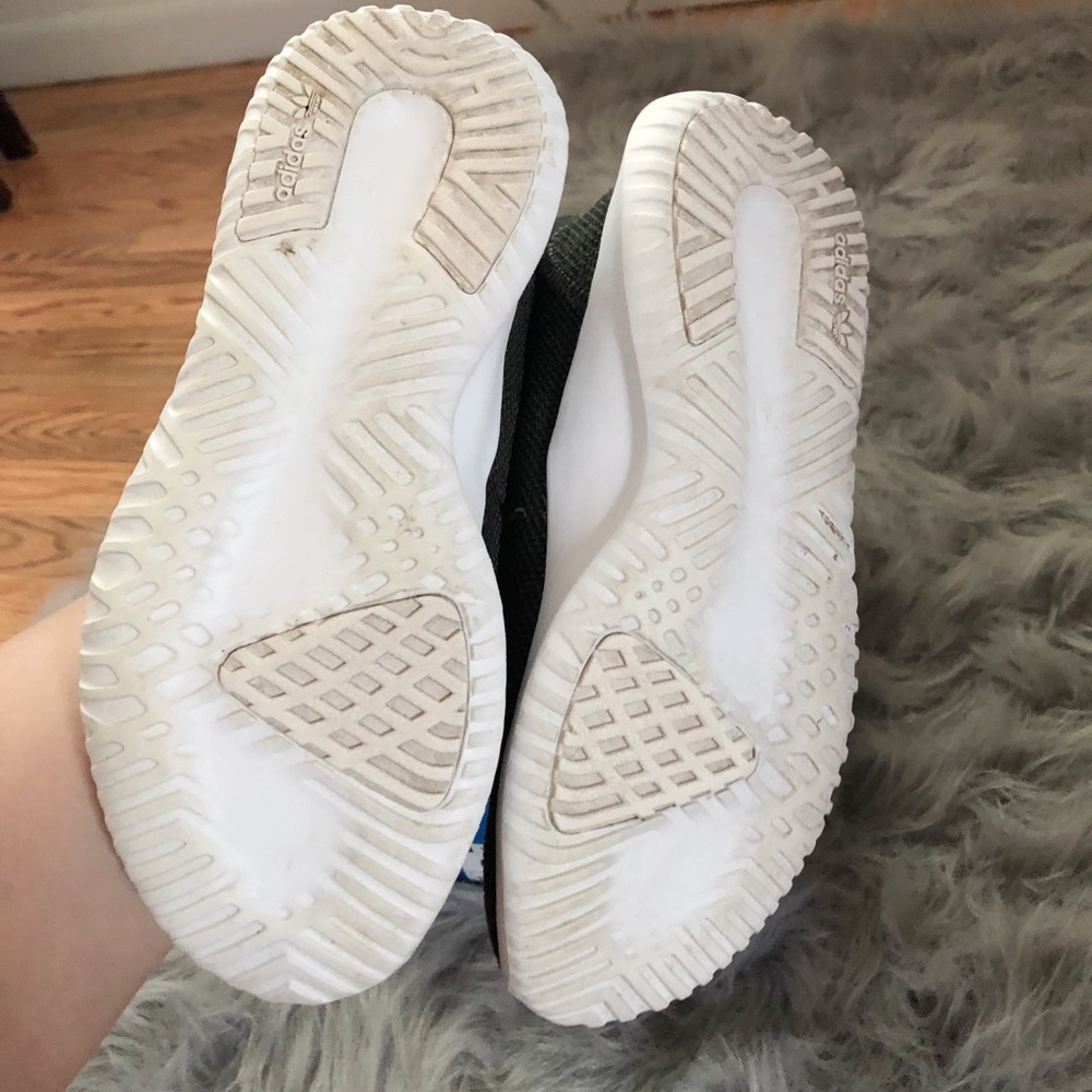 WOMENS ADIDAS TUBULAR SNEAKERS - Picture 4 of 8